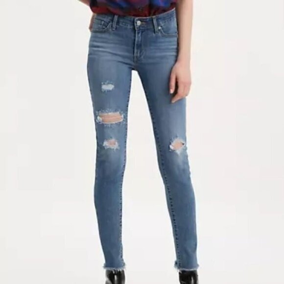 New! Levi’s Women’s Distressed Skinny jeans - Picture 3 of 3